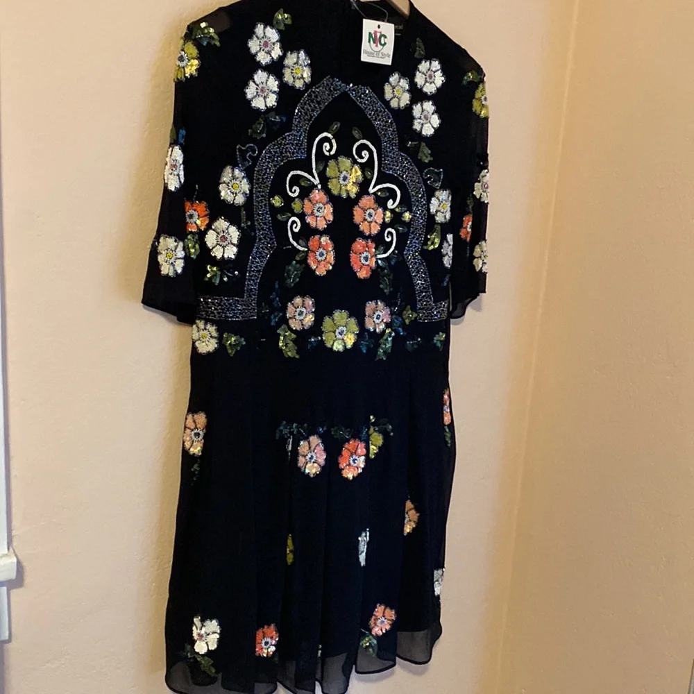 Needle&thread embellished black floral Locket dress size 2 - Picture 13 of 13
